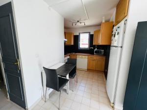 Appartements T2 Proche Polygone - piscine, parking prive, fibre : photos des chambres