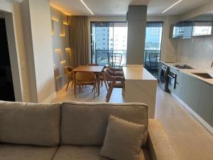 Apartamento 100m da Praia Brava - Itajaí