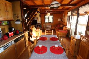 Chalets Location magnifique chalet pour 10 personnes : photos des chambres