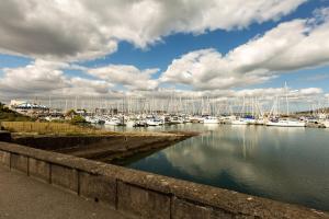 Superb Seafront Studio