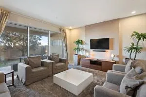 3203 Brasilia - Sheraton Lakeside Inn Heliport