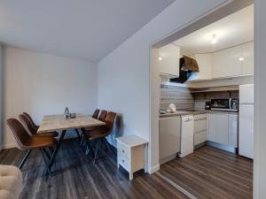 Appartement T2 de standing au pied des pistes, 4 pers., Val-dIsère - FR-1-567-89