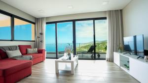 Villa Mariposa by LovelyStay