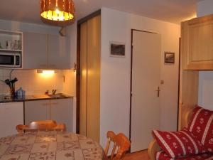 Appartements Studio 4 pers avec balcon S/O, parking, casier a skis - Abondance - FR-1-692-60 : photos des chambres