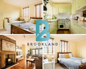 Two Bedroom House by Brookland Stays Serviced Accommodation Short Lets Brighton & Hove with Free WiFi - Bevendean