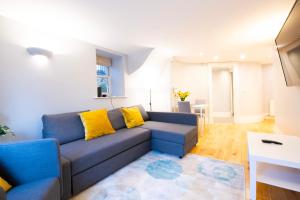 Complete Queens - Free Parking - AJ Apartments