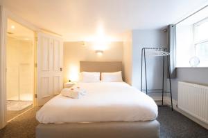 Complete Queens - Free Parking - AJ Apartments