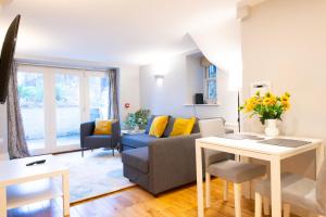 Complete Queens - Free Parking - AJ Apartments