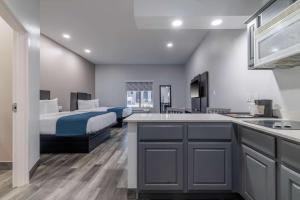 Studio 6 Suites Brenham, TX