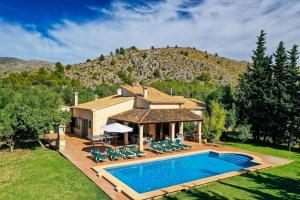 Beautiful villa for 8 people close to Pollensa by Renthousing
