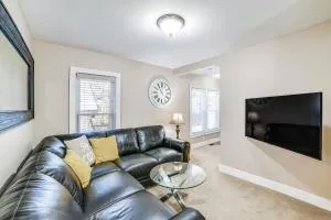 Near Hiking and Skiing Cozy Home in Cortland! - Groton