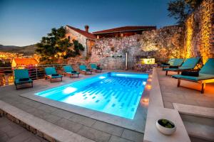 California Apartments 1