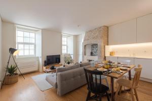 Deluxe One-Bedroom Apartment Historical View room in Almaria - Officina Real Apartments | Chiado