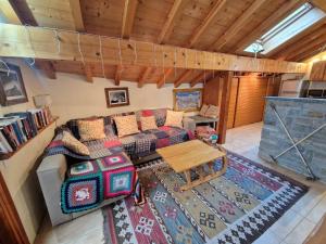 Chalet rénové et original, 8 pers., Valfréjus - FR-1-265-367