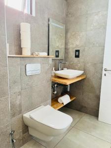 Private Secluded Cosy Studio in Avalon Golf Estate