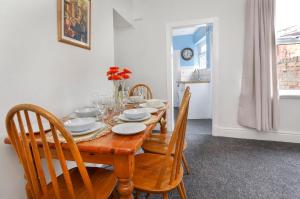 Pet friendly, Free Netflix 3 Bed House near York City Center