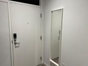 Santa Monica Bright Studio with stunning view