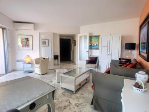 A 2 pas des plages du Midi, terrasse, 252L-BOU