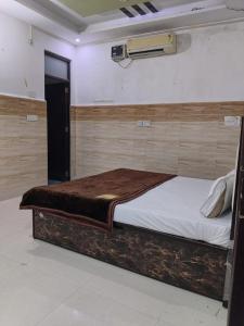 vrindavan holi fest rooms
