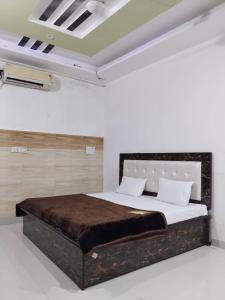 vrindavan holi fest rooms