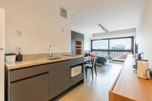 LIV 1012 Apto Estúdio Completo e Aconchegante