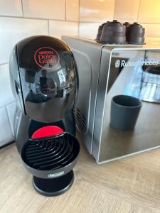 Luxury Pet-Friendly 2 Bed Retreat in Central Bowness with Copper Roll-Top Bath & Sun Terrace