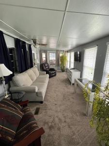 MH192 Ocean Lakes Pet Friendly Golf Cart-Beach Bum