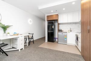 Modern Light-Filled Apt in the Heart of Phillip - Hosted by Canstay