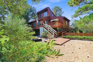 Admiral Benbow - contemporary home with shared boat ramp