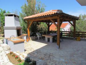 Rose Wind Apartments by Pag tours