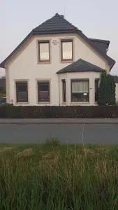 Ferienwohnung Conny - 布特亚丁根