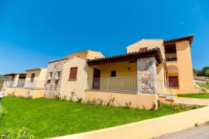 Residence in Malamurì near Budoni, apartments 4 beds with private outdoor area