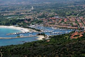 Residence in Malamurì near Budoni, apartments 4 beds with private outdoor area