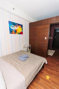 Urban Hideaway Cozy Makati Giggles Swim Gym Park Laugh Eat 3352