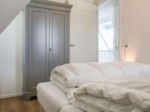 Villa in Friesland with Jetty and Fenced Garden