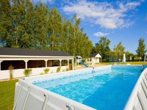 Comfortable holiday homes with a summer pool