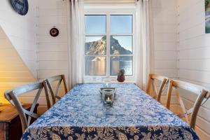 Exclusive fjord getaway with sauna