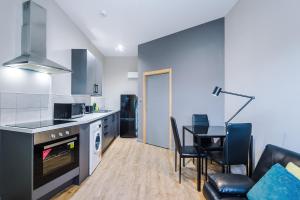 Stylish 2 Bedroom Apartment in Central Wigan by MDGC Developments Ideal For Weekends Away and Business Guests