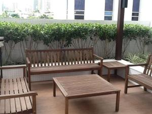 Studio Carnaval, Transportation to Circuit Front