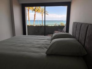 Vue mer exceptionnelle plage parking