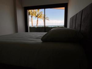 Vue mer exceptionnelle plage parking