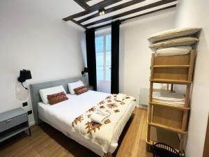 Urban Flat 108 - Stunning 4 BDR Flat in Paris