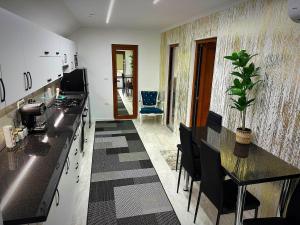 Apartament cu 2 Dormitoare de lux situat in complex ApartHotel Botosani 1