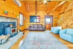 3 Mi to Main St Galax BBQ-Ready Home with Fire Pit! - 威斯维尔