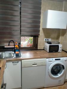 Adosado con piscina cazalla de la Sierra 5 people