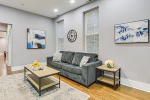 5 Mi to Dtwn Ukrainian Village Apartment!