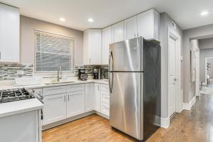 5 Mi to Dtwn Ukrainian Village Apartment!