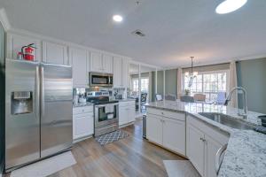 Home 9 Mi to Uptown Charlotte Dogs Welcome!