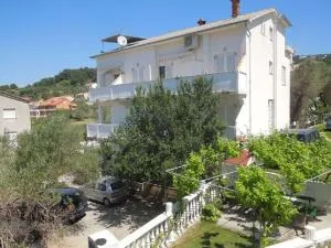 Apartments Josi - Banjol