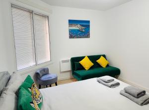 Cozy Central Flat near Edinburgh Castle and with Free Private Parking